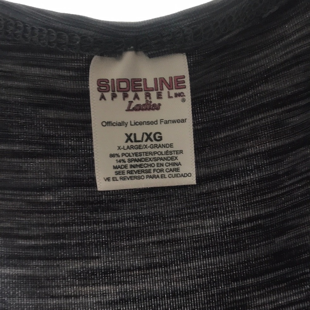 Workout top - Picture 2 of 5